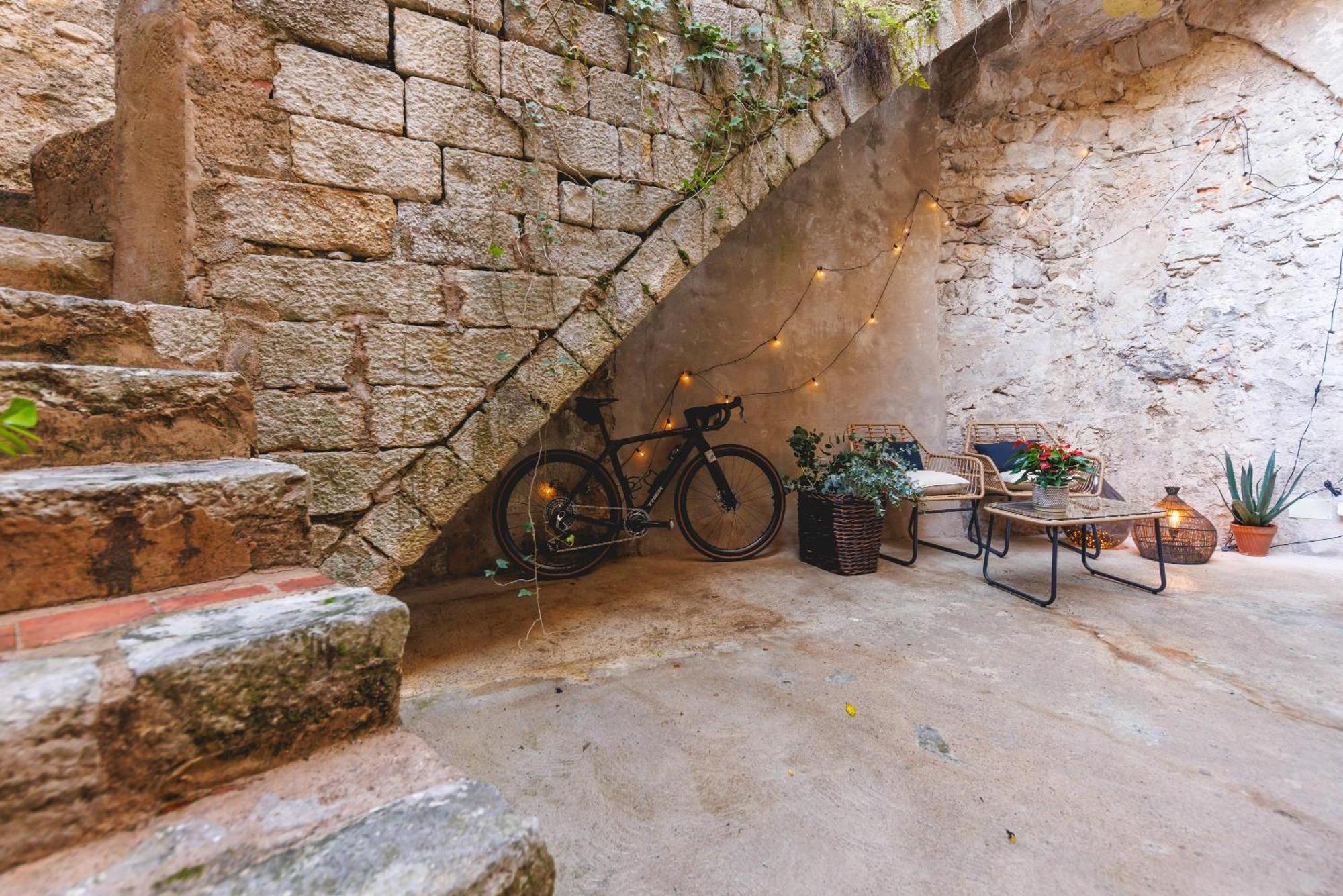 Bravissimo Llebre Duplex, With Patio Appartamento
