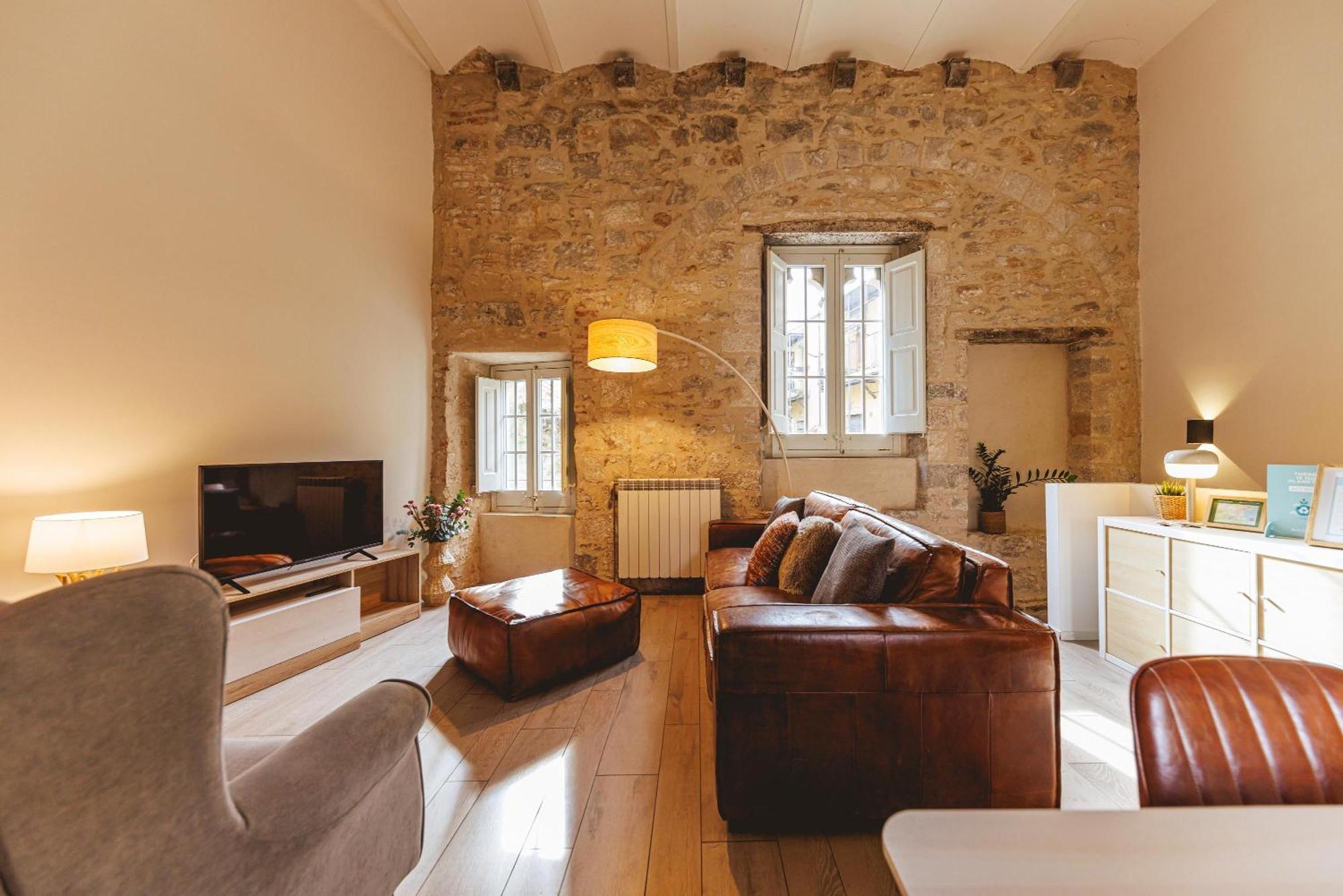 Bravissimo Llebre Duplex, With Patio * Girona