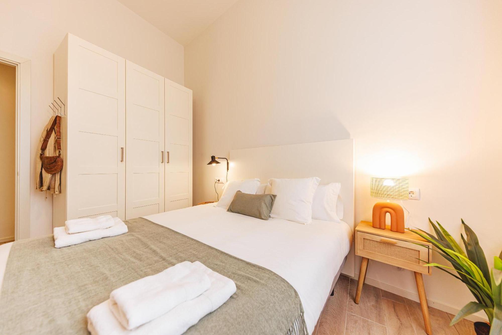 Bravissimo Llebre Duplex, With Patio * Girona
